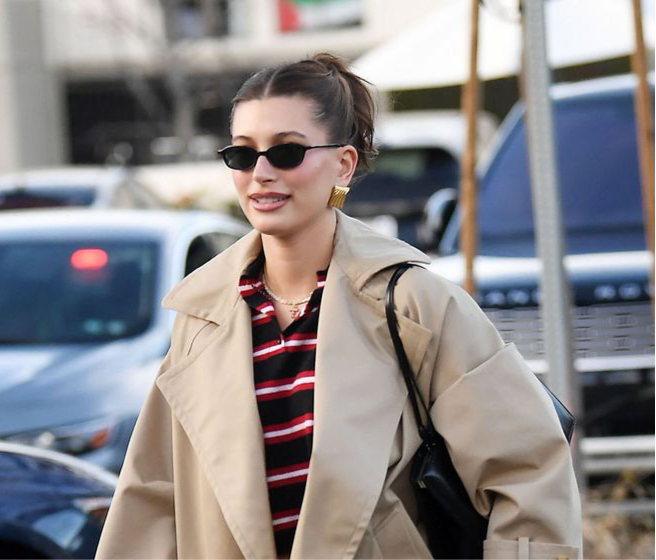 LAST CALL //Style 37// Deluxe Vintage 90s Deadstock Small Chic Oval Sunglasses - Black